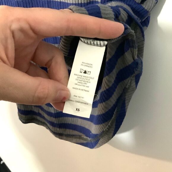 LulaRoe XS Simply Comfortable Striped ribbed - Picture 5 of 6